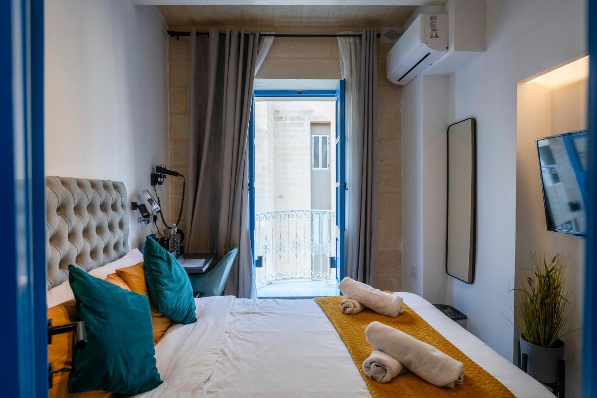 Mandera'S Boutique Suites & Dorms Valletta Exterior photo